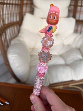 Twinkle twinkle Dino beaded pen (medium size extended)